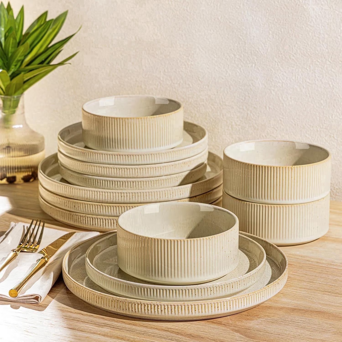 TheTerra Ceramic Dinnerware Sets for 4, 12 Pieces Porcelain Lightweight Speckled Plates and Bowls Sets, Scratch Resistant Dish Set, Oven & Microwave & Dishwasher Safe, Coca Mocha