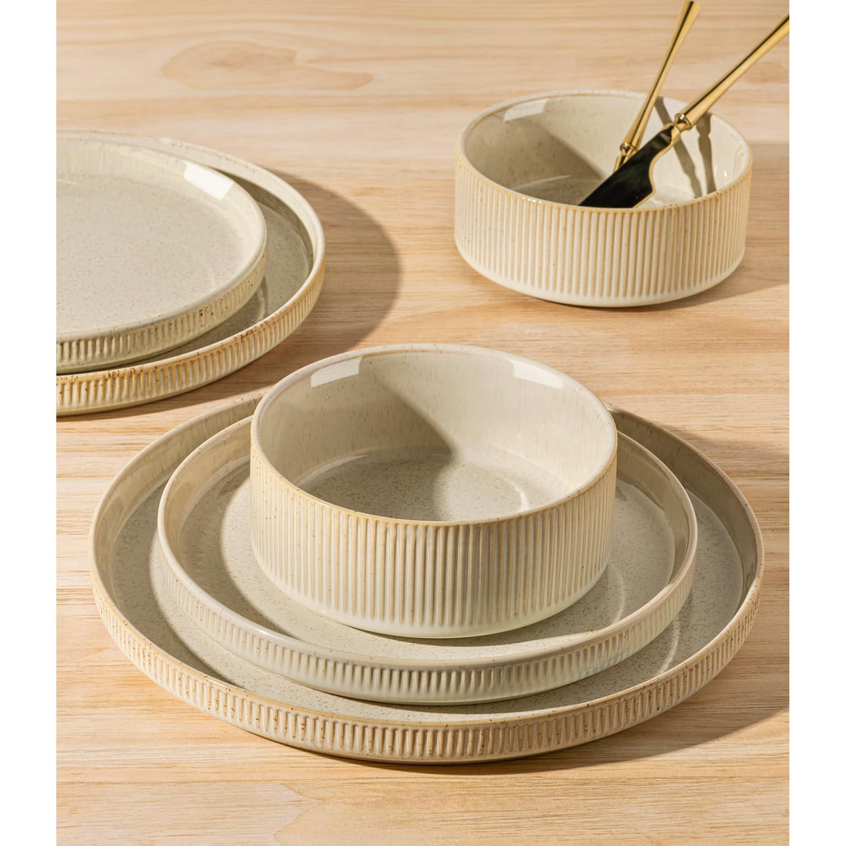 TheTerra Ceramic Dinnerware Sets for 4, 12 Pieces Porcelain Lightweight Speckled Plates and Bowls Sets, Scratch Resistant Dish Set, Oven & Microwave & Dishwasher Safe, Coca Mocha