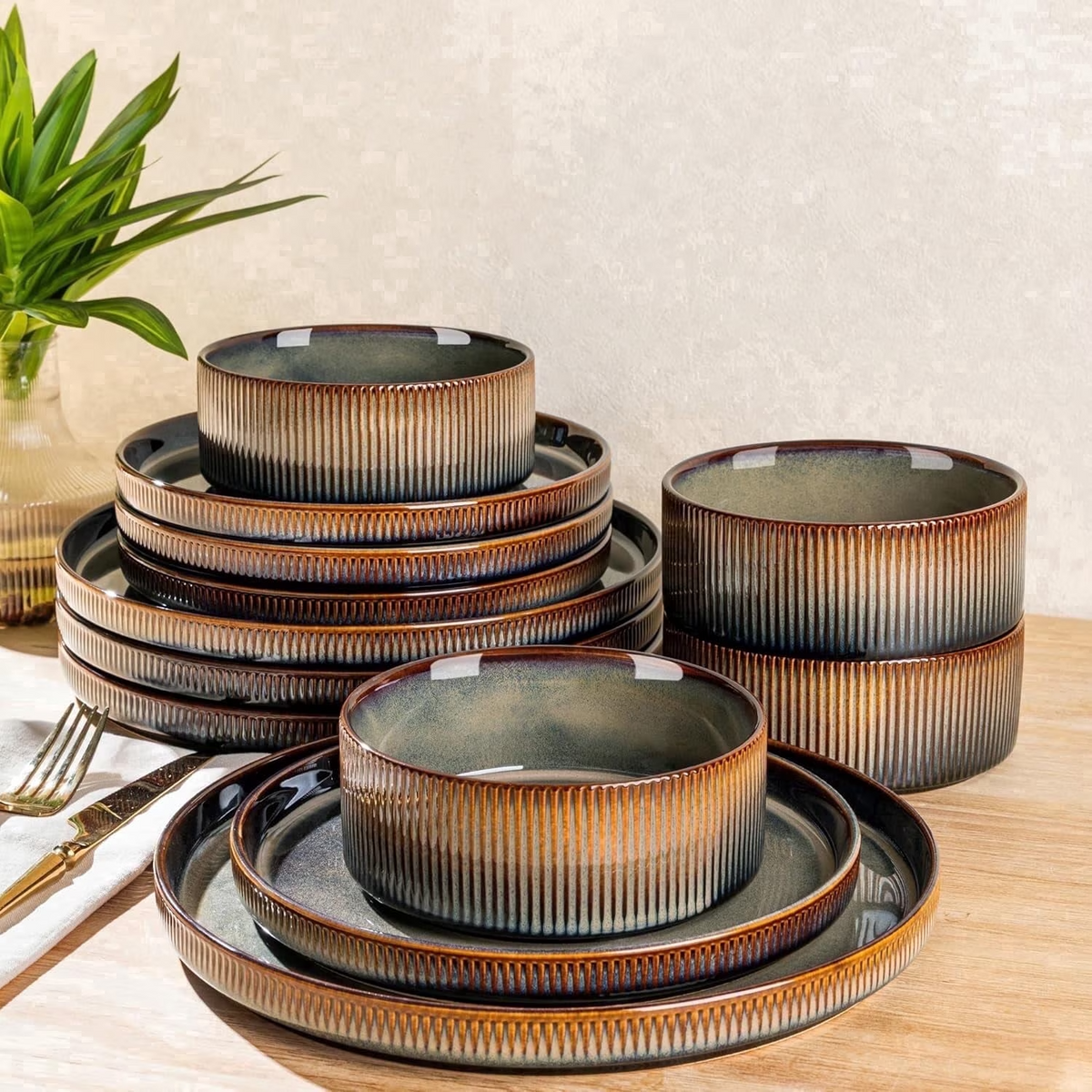 TheTerra Ceramic Dinnerware Sets for 4, 12 Pieces Porcelain Lightweight Speckled Plates and Bowls Sets, Scratch Resistant Dish Set, Oven & Microwave & Dishwasher Safe, Coca Mocha