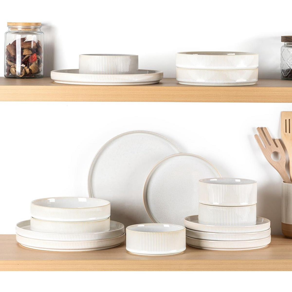 Theterra 7.5'' Ceramic Pasta Bowls, Salad Bowls Set of 4, Stoneware Serving Bowls for Fruits, Noodle, Dinner, House-warming Wedding Present, Reactive White