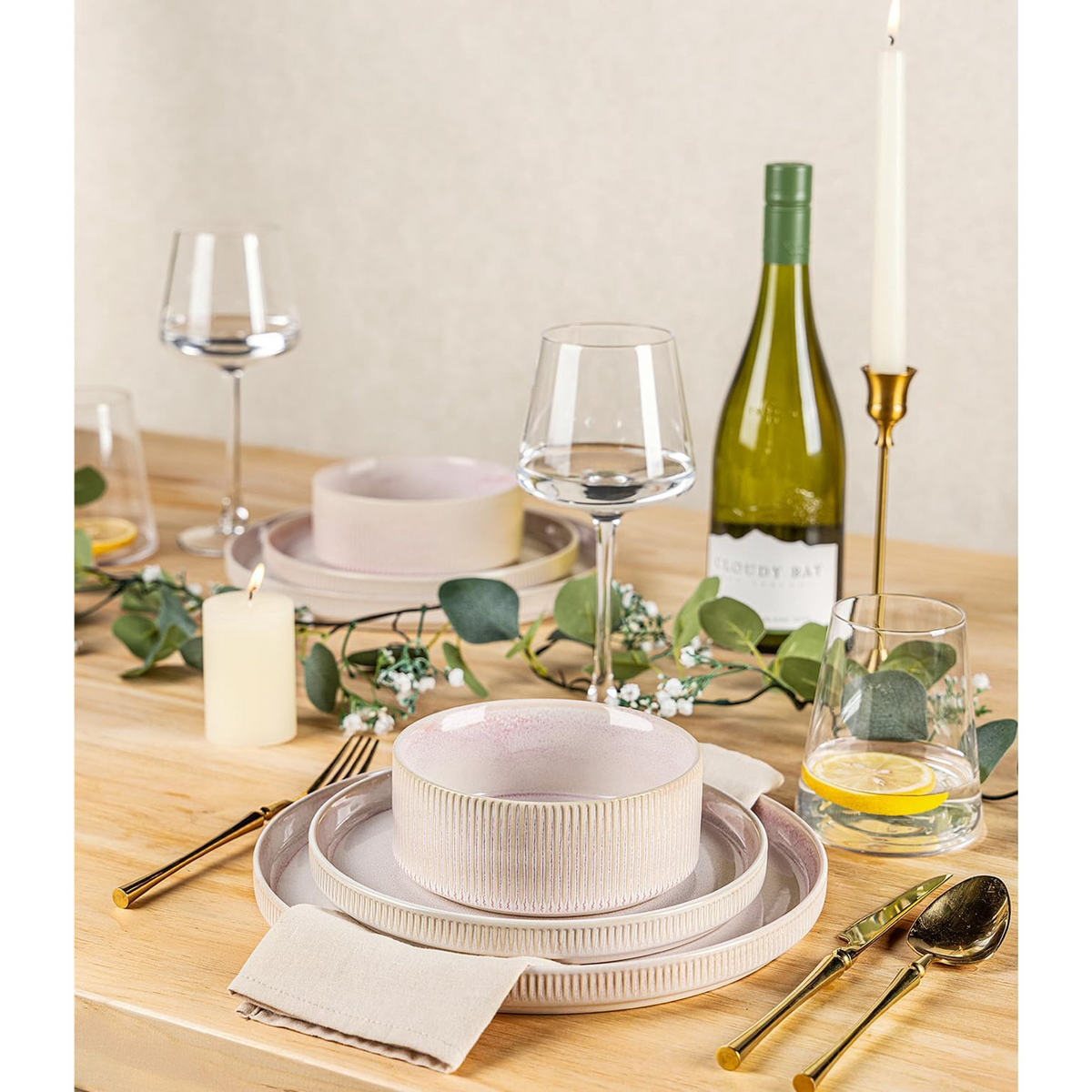 TheTerra Ceramic Dinnerware Sets for 4, 12 Pieces Porcelain Lightweight Plates and Bowls Sets, Scratch Resistant Dish Set, Oven &amp; Microwave &amp; Dishwasher Safe, Primrose Pink