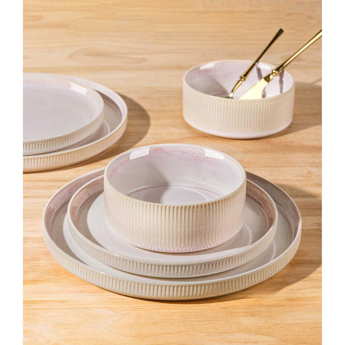 TheTerra Ceramic Dinnerware Sets for 4, 12 Pieces Porcelain Lightweight Plates and Bowls Sets, Scratch Resistant Dish Set, Oven &amp; Microwave &amp; Dishwasher Safe, Primrose Pink