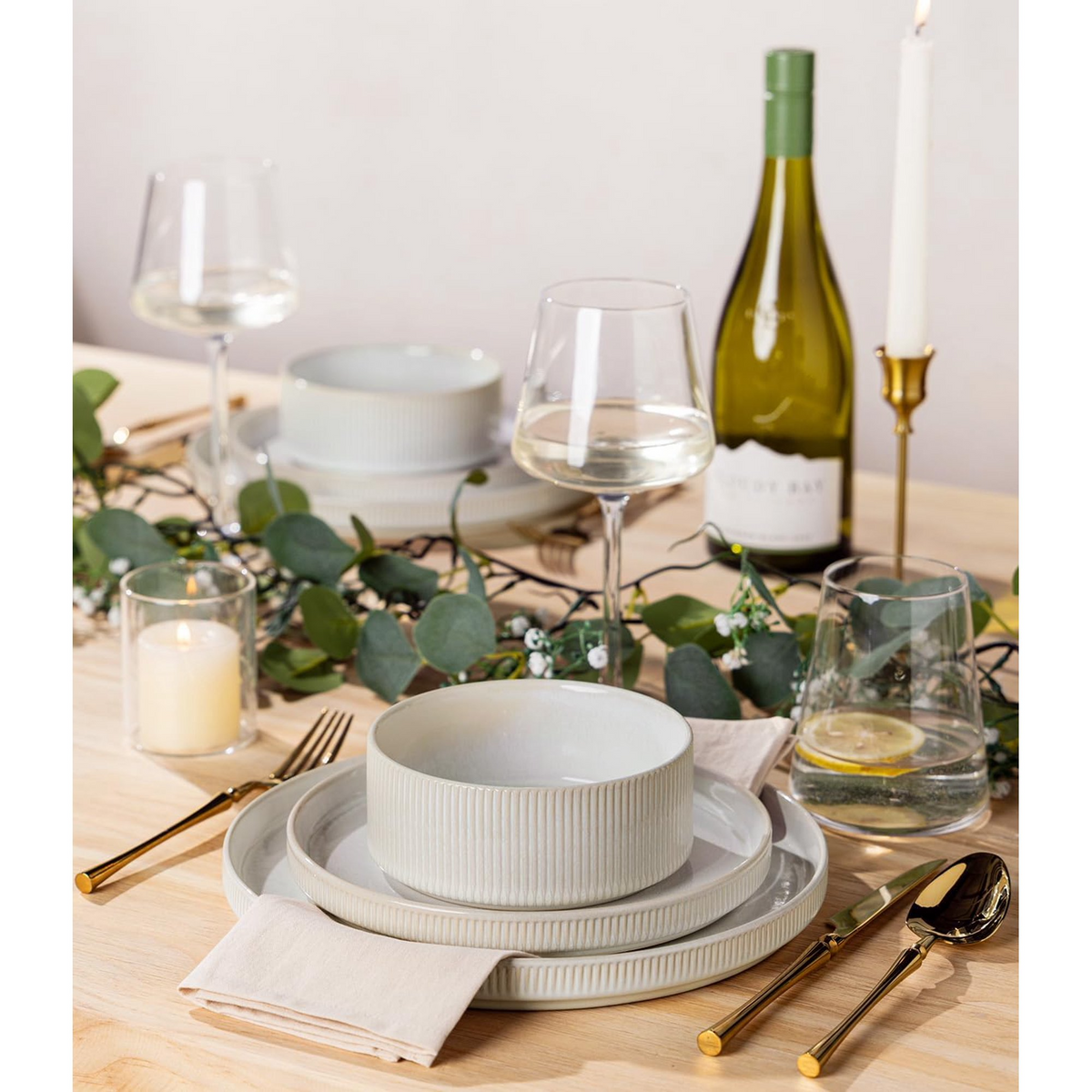 TheTerra Ceramic Dinnerware Sets for 4, 12 Pieces Porcelain Lightweight Plates and Bowls Sets, Scratch Resistant Dish Set, Oven & Microwave & Dishwasher Safe-Reactive White